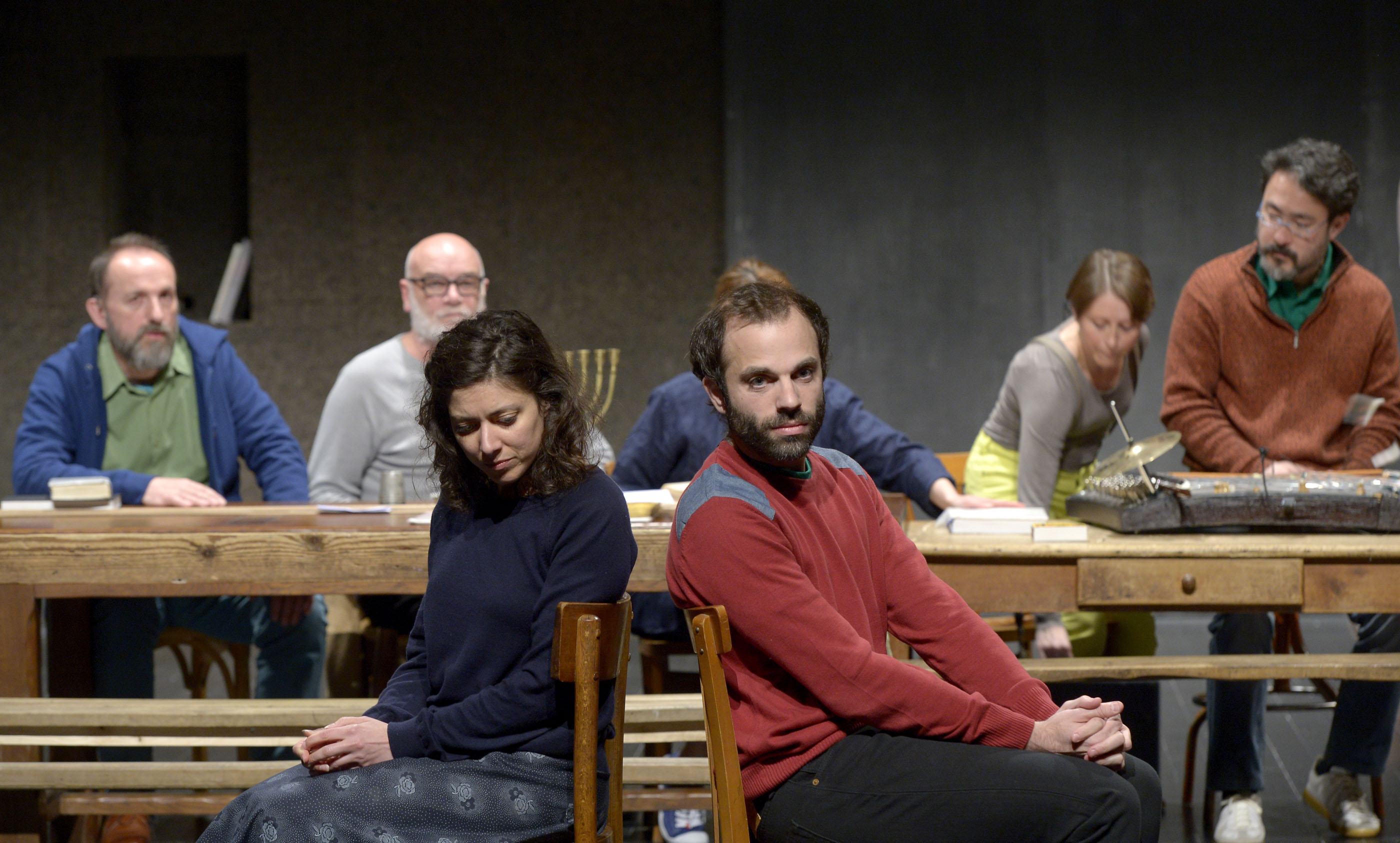 LE DIBBOUK OU ENTRE DEUX MONDES REPETITIONS de Shalom An-Ski mise en scene de Benjamin Lazar Avec : Paul Alexandre DUBOIS,Simon GAUCHET, Eric HOUZELOT, Benjamin LAZAR, Anne Guersande LEDOUX, Louise MOATY, Thibault MULLOT, Malo DE LA TULLAYE, Lena RONDE, Alexandra RUBNER, Nicolas VIAL, Stephane VALENSI et Pierre VIAL Maison de la Culture d Amiens le 2 juin 2015 © Pascal GELY